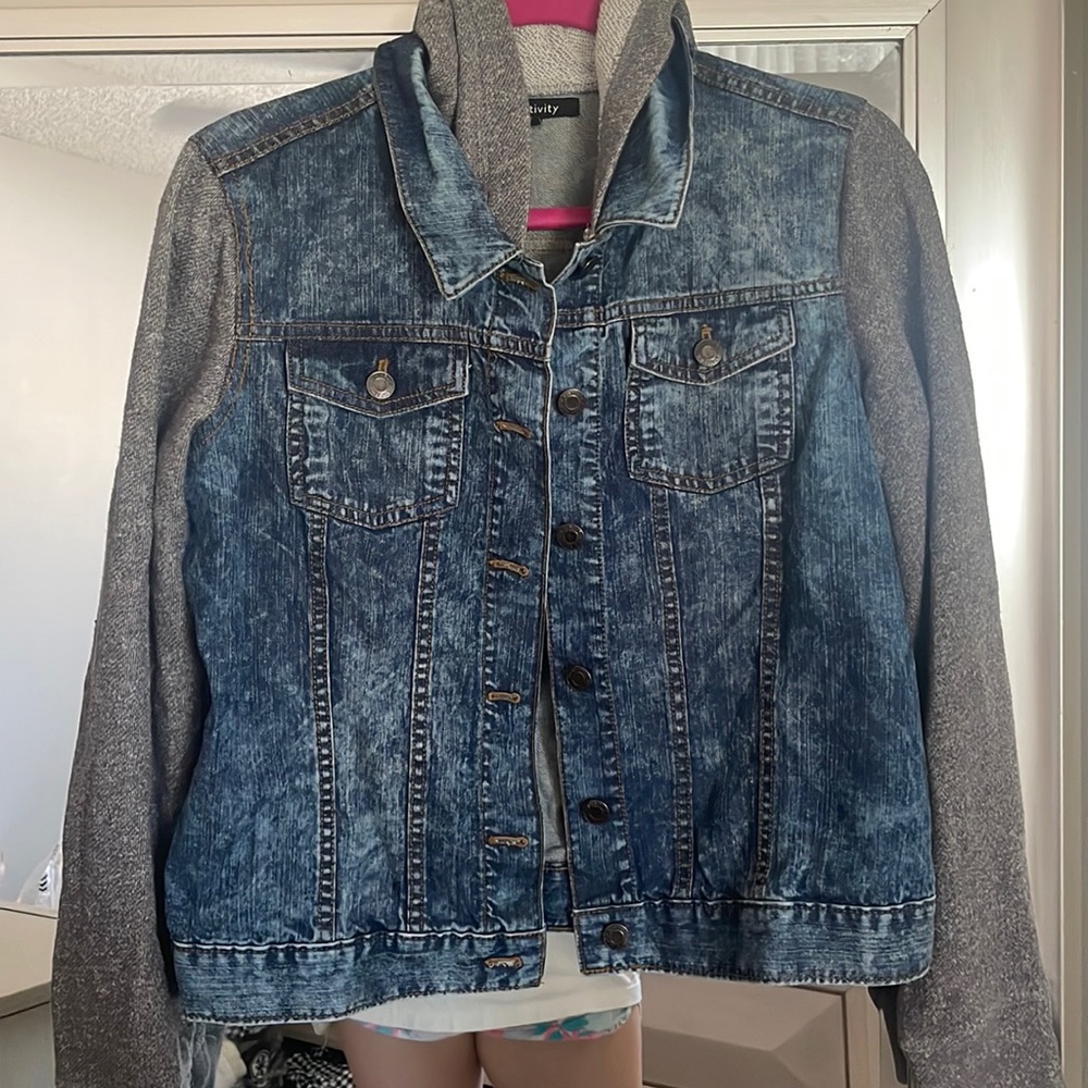 Jean jacket with hood